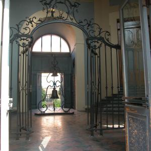 Portale, cancello e campana dell'atrio - Clarkfor