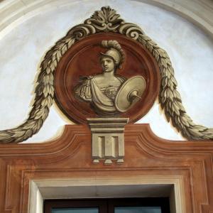 Palazzo Ducale (Sassuolo), busto dipinto del cortile 01 - Mongolo1984