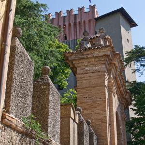 Prospettiva esterna dell'accesso al castello