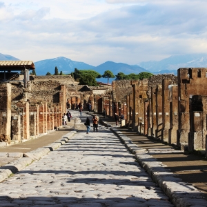 Parco archeologico di Pompei, Via dell'Abbondanza - Simone Antonazzo / ENIT SpA