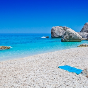 Cala Mariolu - CoolR - shutterstock.com