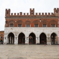 001891 palazzo gotico piazza cavalli - Gialess - Piacenza (PC)