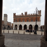 001893 palazzo gotico piazza cavalli - Gialess - Piacenza (PC)