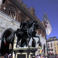 Statua equestre sul lato est della piazza - Manuel.frassinetti - Piacenza (PC)