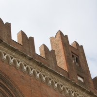 Merlature di palazzo gotico - Filmarche - Piacenza (PC)