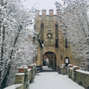 Castle of Gropparello under the snow - maria rita Trecci