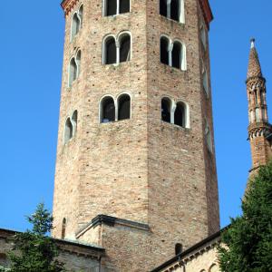 Basilica di Sant'Antonino (Piacenza), campanile 01 - Mongolo1984