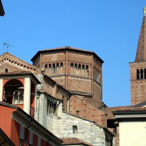 Duomo di Piacenza, esterno 12