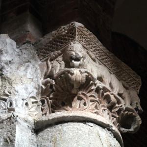 Basilica di San Savino (Piacenza), capitello 06 - Mongolo1984