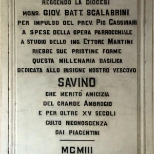 Basilica di San Savino (Piacenza), lapide dell'atrio 01 - Mongolo1984