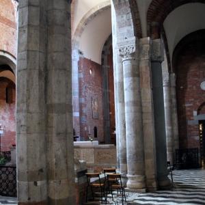 Basilica di San Savino (Piacenza), interno 03 - Mongolo1984