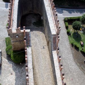 Castello di Vigoleno (Vernasca), rivellino 01 - Mongolo1984
