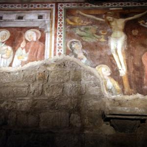 Pieve di San Giorgio (Vigoleno), Crocifissione con i dolenti 01 - Mongolo1984