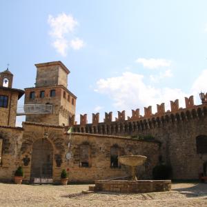 Castello di Vigoleno (Vernasca) 01 - Mongolo1984