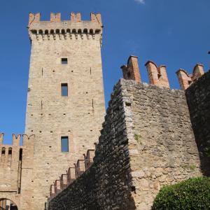 Castello di Vigoleno (Vernasca), rivellino e mastio 06 - Mongolo1984