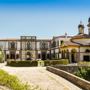 Villa Duodo con, a destra, l'Oratorio di San Giorgio - Simone Antonazzo / ENIT SpA
