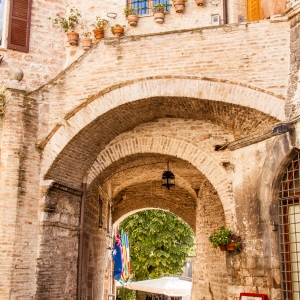 Uno scorcio di Assisi in via San Rufino - Simone Antonazzo / ENIT SpA
