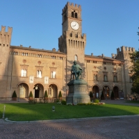 Veduta di Rocca Pallavicino da Piazza Giuseppe Verdi - Busseto - IL MORUZ