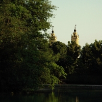 Torri della chiesa di s. francesco di paola viste dal parco ducale - Virgi24 - Parma (PR)