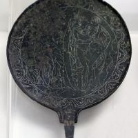 Etruria, specchio con incisioni mitologiche e manico configurato, III-II secolo ac. 04 - Sailko - Parma (PR)