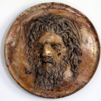 Tondo con testa maschile in alabastro fiorito, da roma, 190-210 dc ca - Sailko - Parma (PR)