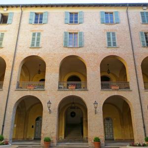 Rocca Pallavicino (Busseto) - lato sud del cortile interno 2019-06-19 - Parma1983