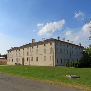 Villa Pallavicino (Busseto) - facciata e lato est del Palazzo delle Scuderie 2019-06-19 - Parma1983