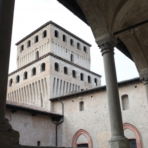 Castello di Torrechiara - Castello di Torrechiara, loggiato e torre del leone foto di: |Sebastian Corradi| - Comune di Langhirano