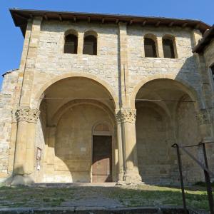 Abbazia di San Basilide (San Michele Cavana, Lesignano de' Bagni) - facciata della chiesa dei Santi Pietro e Paolo 1 2019-06-26 by |Parma1983|