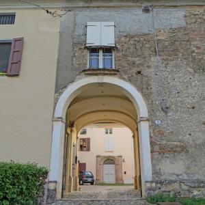 Castello (Segalara, Sala Baganza) - ingresso alla corte 2019-09-16 - Parma1983
