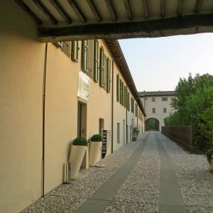 Rocca Sanvitale (Sala Baganza) - androne della cortaccia Sanvitale 2019-09-16 - Parma1983