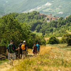 Pilgrims on the Via Francigena, walking towards the town of Terenzo photo by ENIT - Agenzia Nazionale del Turismo