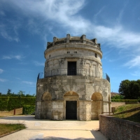 2012-08-12 047 Mausoleo di Teodorico - Lanfranch