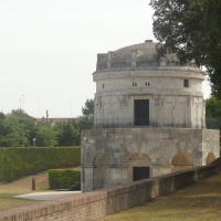 Mausoleo di teodorico 01 - Robertamici