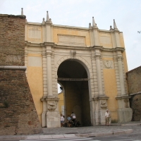Porta adriana la facciata con le vecchie mura del centro - Montanarigiorgio - Ravenna (RA)