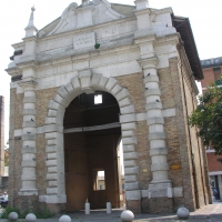 Porta serrata facciata principale - Montanarigiorgio