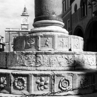 Ravenna - Basamento di una delle due colonne veneziane - Emanuele Schembri
