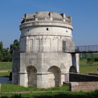 Mausoleum of Theodoric (Ravenna) 01 - Superchilum