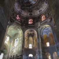 Scorcio dell'interno della Basilica di San Vitale - Lorenza Tuccio