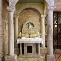 Sant'apollinare in classe, interno, altare di s. felicola con ciborio di s. eleucadio (810 ca.) by Sailko