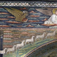 Sant'apollinare in classe, mosaici dell'arcone, cristo benedicente tra i simboli degli evangelisti (IX sec.) e 12 agnelli che escono da gerusalemme e betlemme (VII sec.) 02 - Sailko - Ravenna (RA)