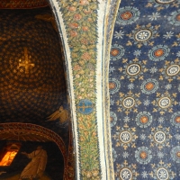 Decorazioni musive all'interno del mausoleo di Galla Placidia - Sofia Pan - Ravenna (RA)
