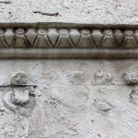 Mausoleo di teodorico, esterno, gocciolatoi a tenaglia 02 - Sailko - Ravenna (RA)