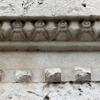 Mausoleo di teodorico, esterno, gocciolatoi a tenaglia 01 - Sailko - Ravenna (RA)