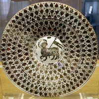 Manises, piatto in maiolica lustrata con agnus dei, 1450-1500 ca. 01 - Sailko - Ravenna (RA)