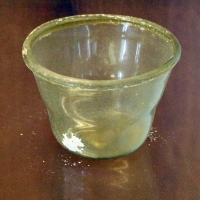Bicchiere tronco-conico in vetro verde chiaro, I-II secolo dc - Sailko - Ravenna (RA)