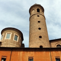 Ravenna, san vitale, primo chiostro, veduta sul campanile - Sailko - Ravenna (RA)