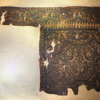 Egitto copto, clavo di tunica con inserto e nascita di afrodite, lana e lino, 590-610 dc ca - Sailko - Ravenna (RA)