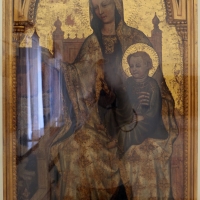 Pittore romagnolo-ferrarese, madonna in trono col bambino, 1400-25 ca - Sailko - Ravenna (RA)