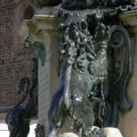 Fontana Monumentale (Faenza) - particolare 01 - Nicola Quirico - Faenza (RA)